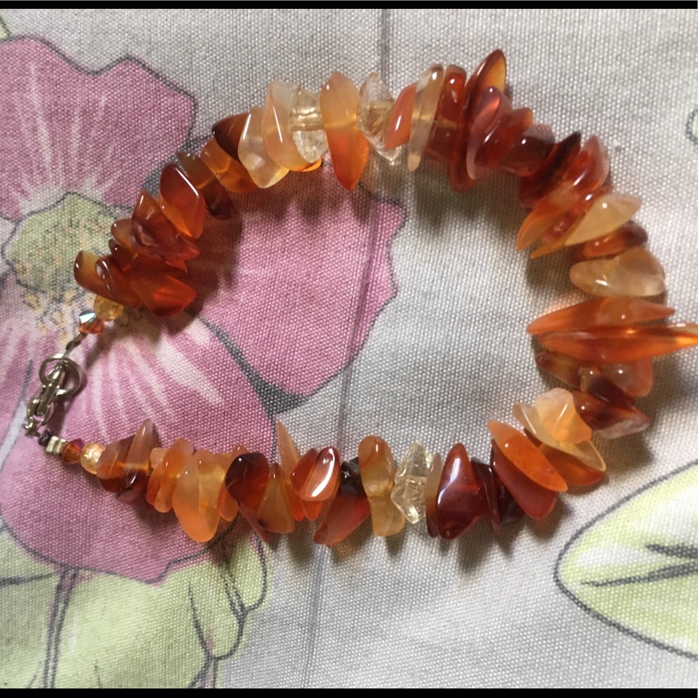 Red agate chip bracelet